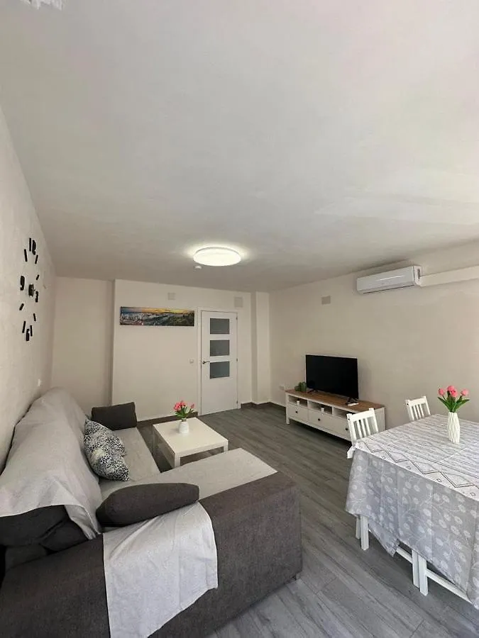 Cosy Apartment In Malaga 10' From The Beach - Rene